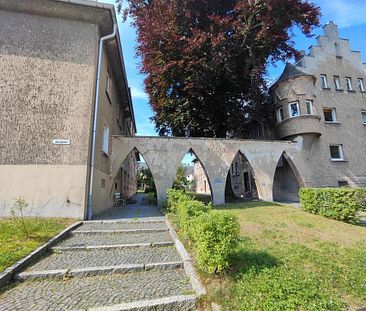 Ruhig gelegene 2-Raum-Altbauwohnung mit Tageslichtbad - Photo 1