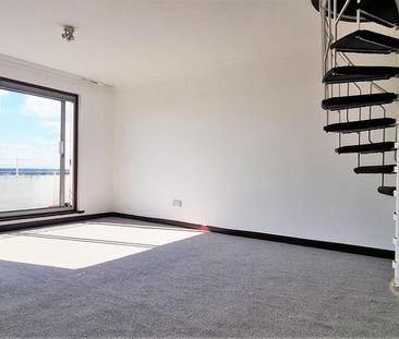 3 bedroom penthouse to rent - Photo 2