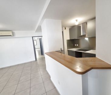 Location Appartement 3 pièces 66m² ST DENIS 97400 - Photo 5