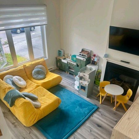 GRAND PPARTEMENT 4 1/2 SUR DEUX ÉTAGES - Photo 4