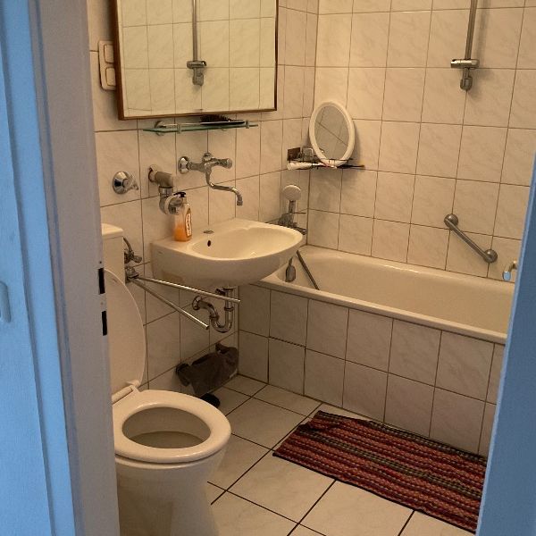 Ab April frei! 2-Zimmer-Wohnung mit Balkon in Monheim am Rhein - Photo 1