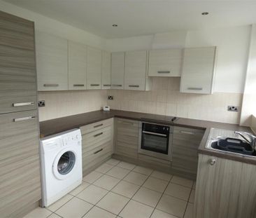 2 bedroom semi-detached bungalow to rent - Photo 2