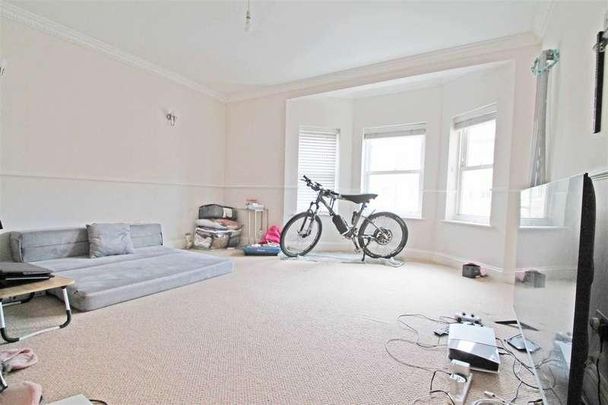 First Avenue, Hove, BN3 - Photo 1