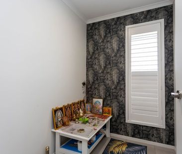 Executive 3 Bedroom Family Home in Wigram! - Photo 2