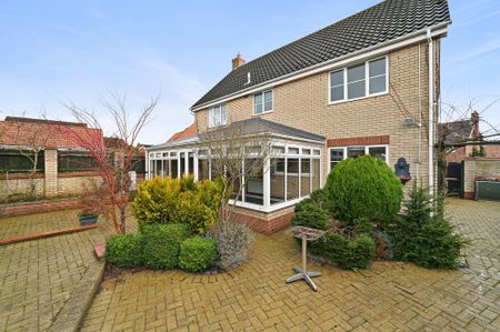 Clayton Court, Woodbridge, IP12 - Photo 2