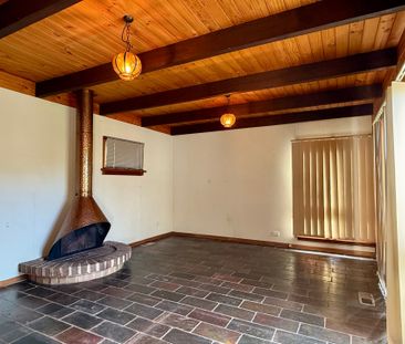 Spacious Home in a Convenient Blackburn South Location - Photo 3