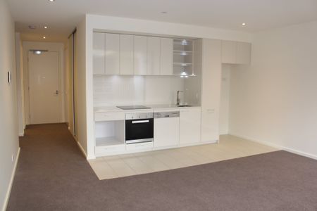 Secure Apartment With Spacious Livingroom And Balcony! - Photo 5