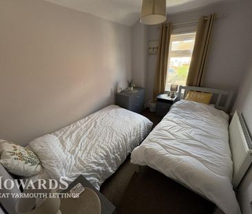 3 bedroom end of terrace house to rent - Photo 2