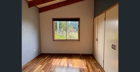 More than meets the Eye - Photo 4