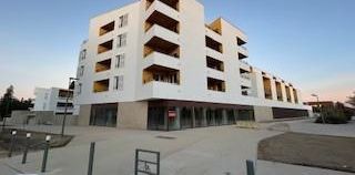 Location Appartement 2 pièces 45m² AVIGNON 84000 - Photo 2