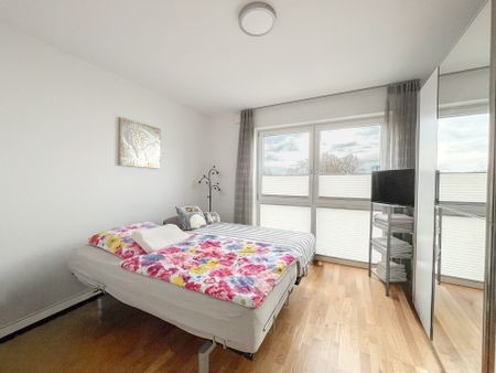 Moderne 3-Zimmer-Wohnung mit Aufzug, Fußbodenheizung & hellem Wohnbereich - Photo 3