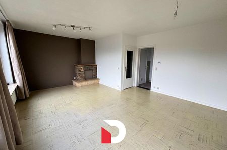 Lichtrijk gerenoveerd appartement, 3 slaapkamers en garagebox - Photo 3