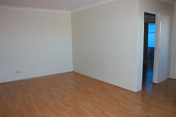 SPACIOUS 2 BEDROOM UNIT - Photo 1