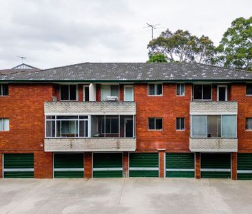 Stylish Renovated Living in a Peaceful Narwee Setting - Photo 4