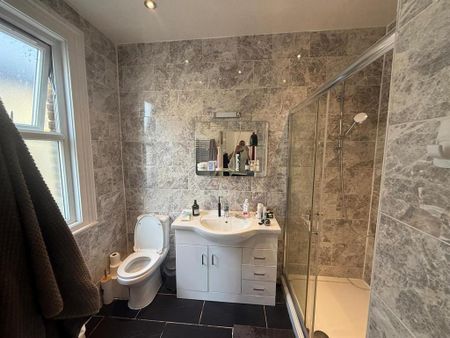 1 bedroom semi-detached house to rent - Photo 4