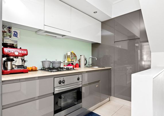 Modern split-level apartment in the heart of Alexandria - Photo 1