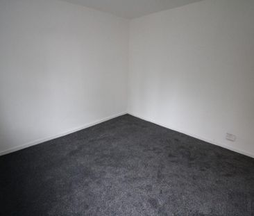3 bedroom end of terrace house to rent - Photo 6