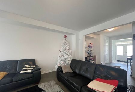 For Lease - 69 McBride Trail, Barrie, Ontario - Photo 2