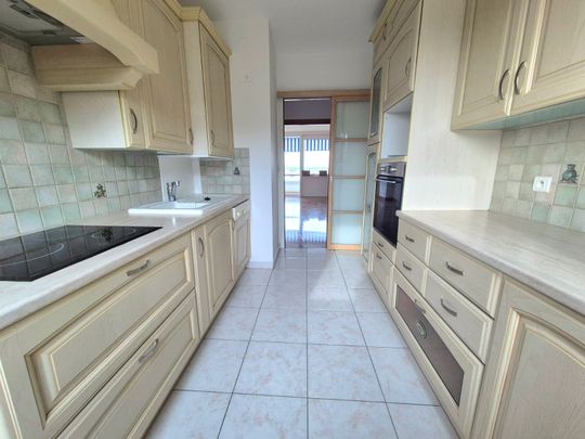 Location Appartement 96 pièces 110m² MARSEILLE 9ème - Photo 1