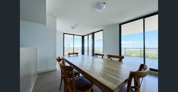 For Lease: Luxurious 5-Bedroom Penthouse in Wolli Creek - Photo 1