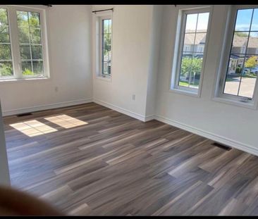 For Lease - 33 Keenlyside Lane, Ajax, Ontario - Photo 5