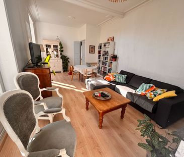 Location Appartement 4 pièces 91m² NIMES 30000 - Photo 2