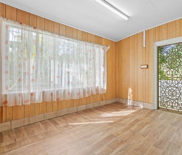 Charming Low-set Brick - Photo 6