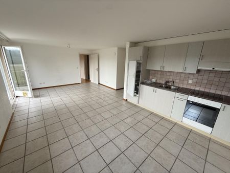 Spacious 2.5 room apartment with unobstructed view in Fétigny - Photo 2