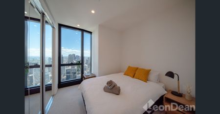 Fully Furnished Luxury High Level Apartment With Fabulous City, River, Albert Park Lake and Bay views! - Photo 5