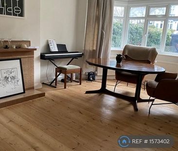 1 bedroom in a house share to rent - Photo 1