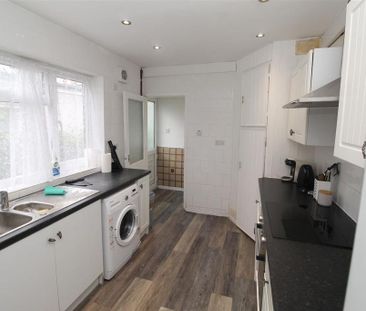 4 bedroom house to rent - Photo 3