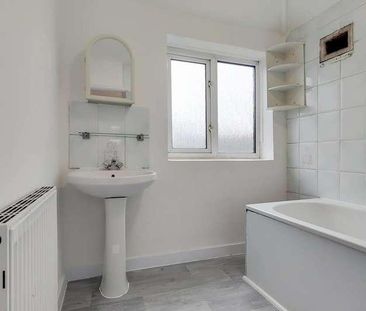 Beechwood Gardens, Ealing, NW10 - Photo 3