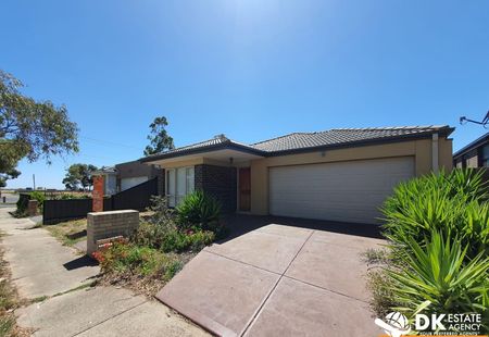 Ideal Family Home in Tarneit - Photo 4