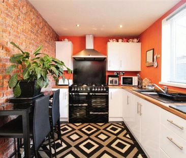 2 bedroom semi-detached house to rent - Photo 3