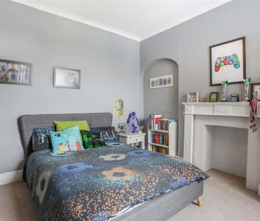 5 bedroom semi-detached house to rent - Photo 2