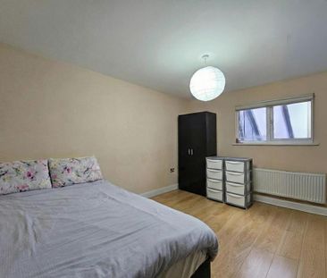 3 bedroom apartment to rent - Photo 6
