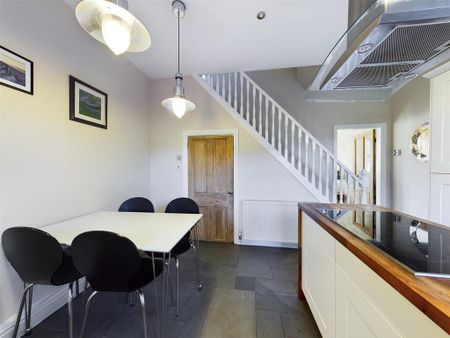 3 bedroom terraced house to rent - Photo 5