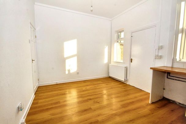 3 bedroom end of terrace house to rent - Photo 1