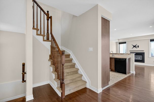 For Lease - 272 Broxburn Crescent, Barrhaven, Ontario - Photo 1