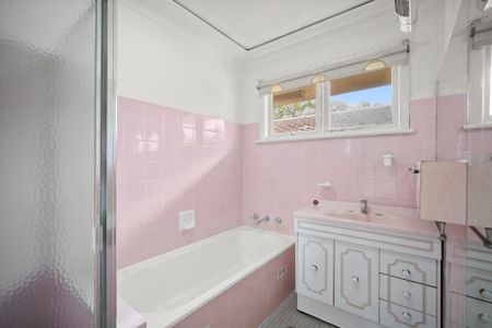 Charming Family Home - Photo 5