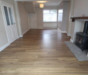 2 bedroom terraced house to rent - Photo 4