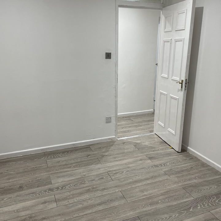 2 Bed Flat, Gurney Close, IG11 - Photo 1