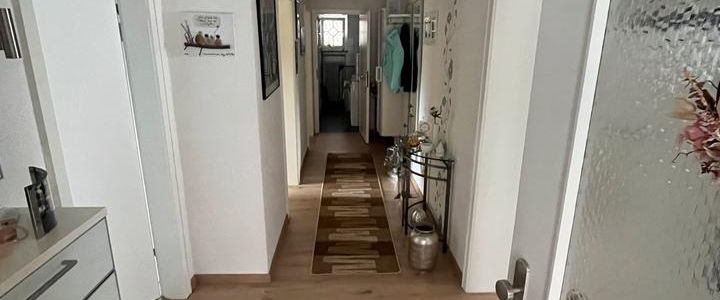 3-Zimmer-Wohnung mit EBK und Balkon - Foto 1