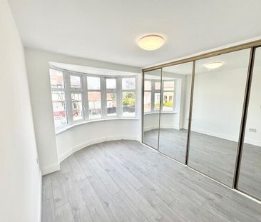 Brooklands Gardens, Hornchurch, RM11 2AE - Photo 3