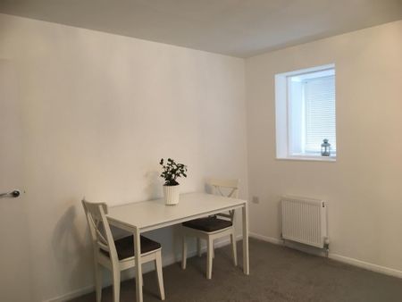 2 Bed Flat, Larch Close, N11 - Photo 3