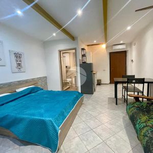 Monolocale in affitto - Photo 2
