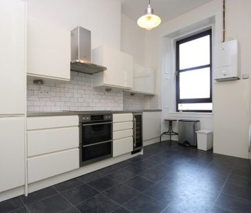 3 bedroom flat to rent - Photo 3