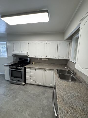 For Lease - 691 Irwin Crescent Unit# Main, Newmarket, Ontario - Photo 2