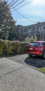 BEAU 4 1/2 AVEC ELECTROS, COUR ARRIÈRE ET STATIONNEMENT - Photo 3