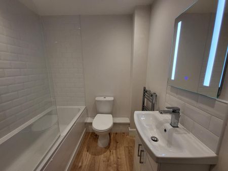 2 bedroom terraced house to rent - Photo 4